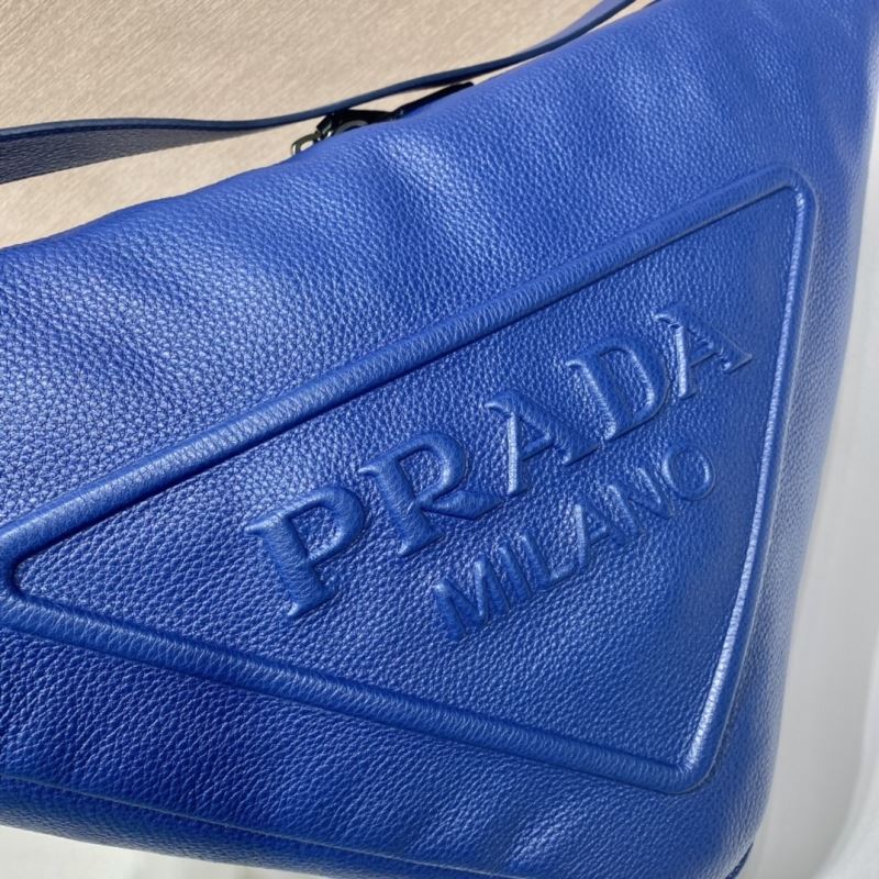 Pra*a triangle pouch